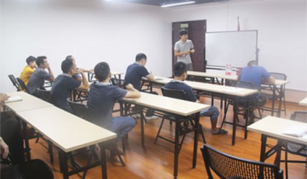 矩正全金屬檢測機培訓現(xiàn)場